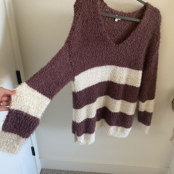 Oversized Striped Sweater - Picture 5 of 5